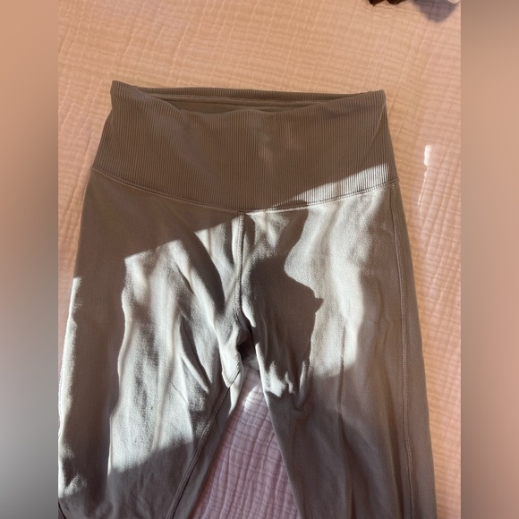 Alo Yoga High-Waist Alosoft Lounge Legging - Picture 3 of 4